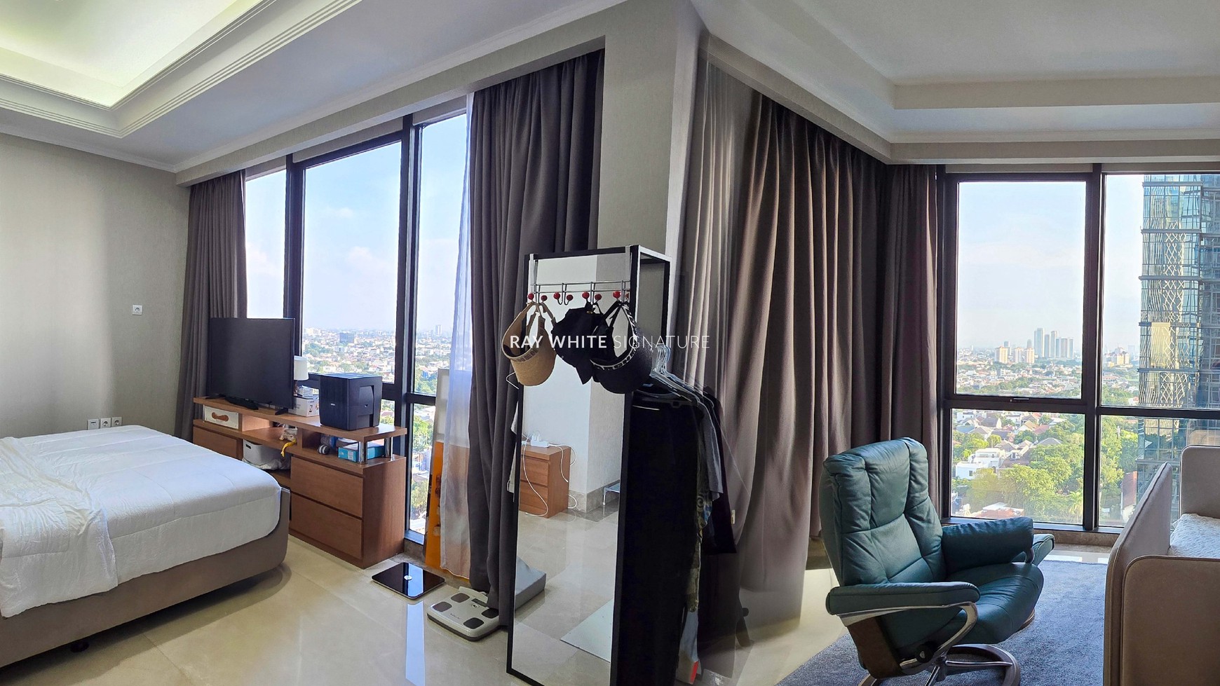 Dijual unit Apartemen 3 BR di District 8 Infinity Tower