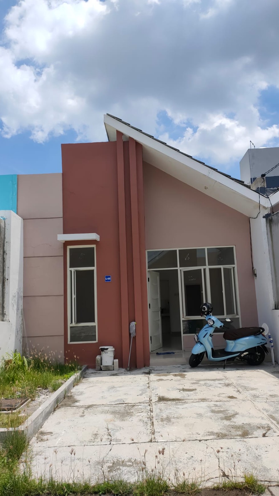 DIJUAL RUMAH GRESS SIAP HUNI