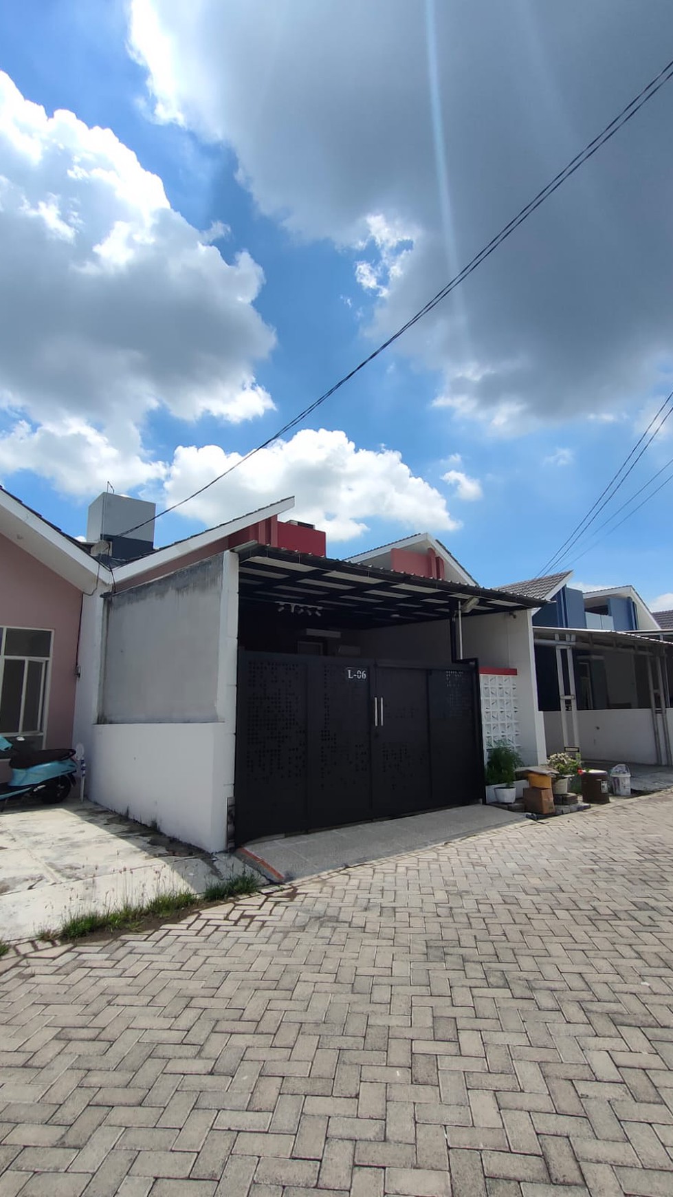 DIJUAL RUMAH GRESS SIAP HUNI