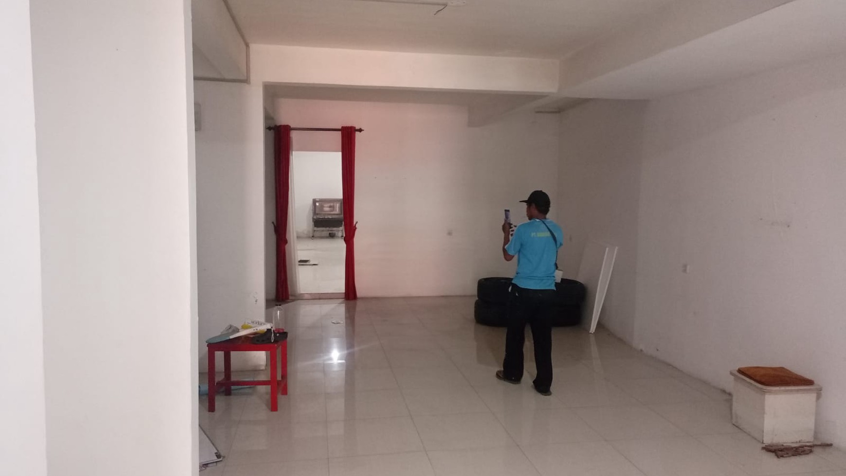 Disewakan Rumah 3 Lt- 10 KT di Raya Nginden Surabaya - Cocok untuk Kost atau Kantor