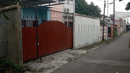 RUMAH TINGGAL 2LANTAI COCOK UNTUK KELUARGA , DI JL JAMBON