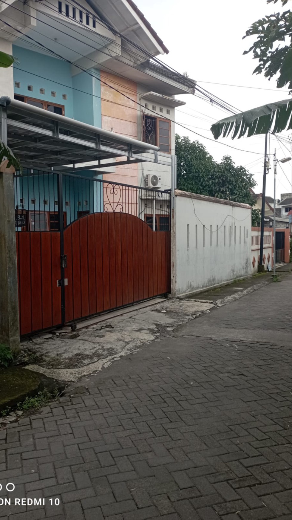 RUMAH TINGGAL 2LANTAI COCOK UNTUK KELUARGA , DI JL JAMBON