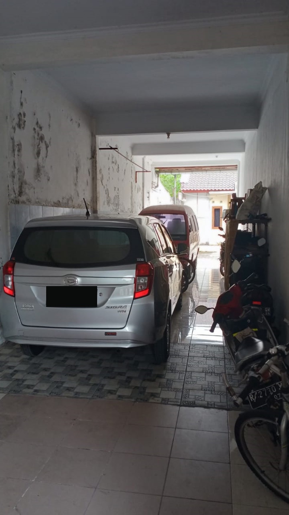 RUMAH TINGGAL 2LANTAI COCOK UNTUK KELUARGA , DI JL JAMBON