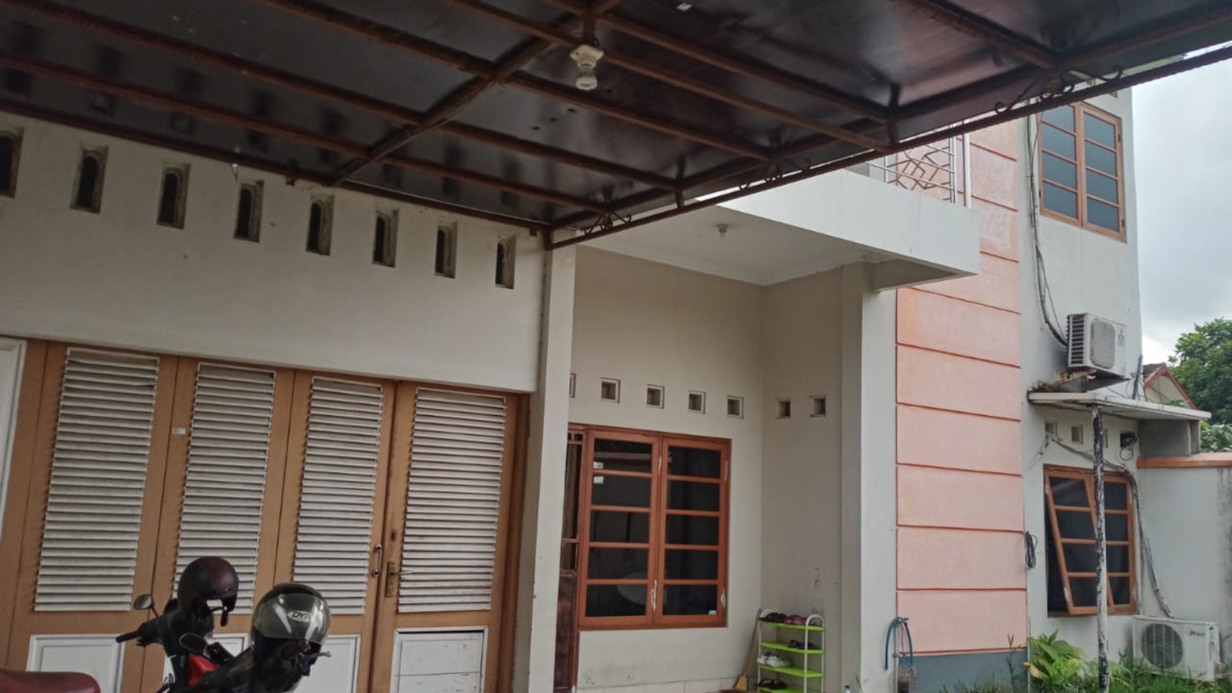 RUMAH TINGGAL 2LANTAI COCOK UNTUK KELUARGA , DI JL JAMBON