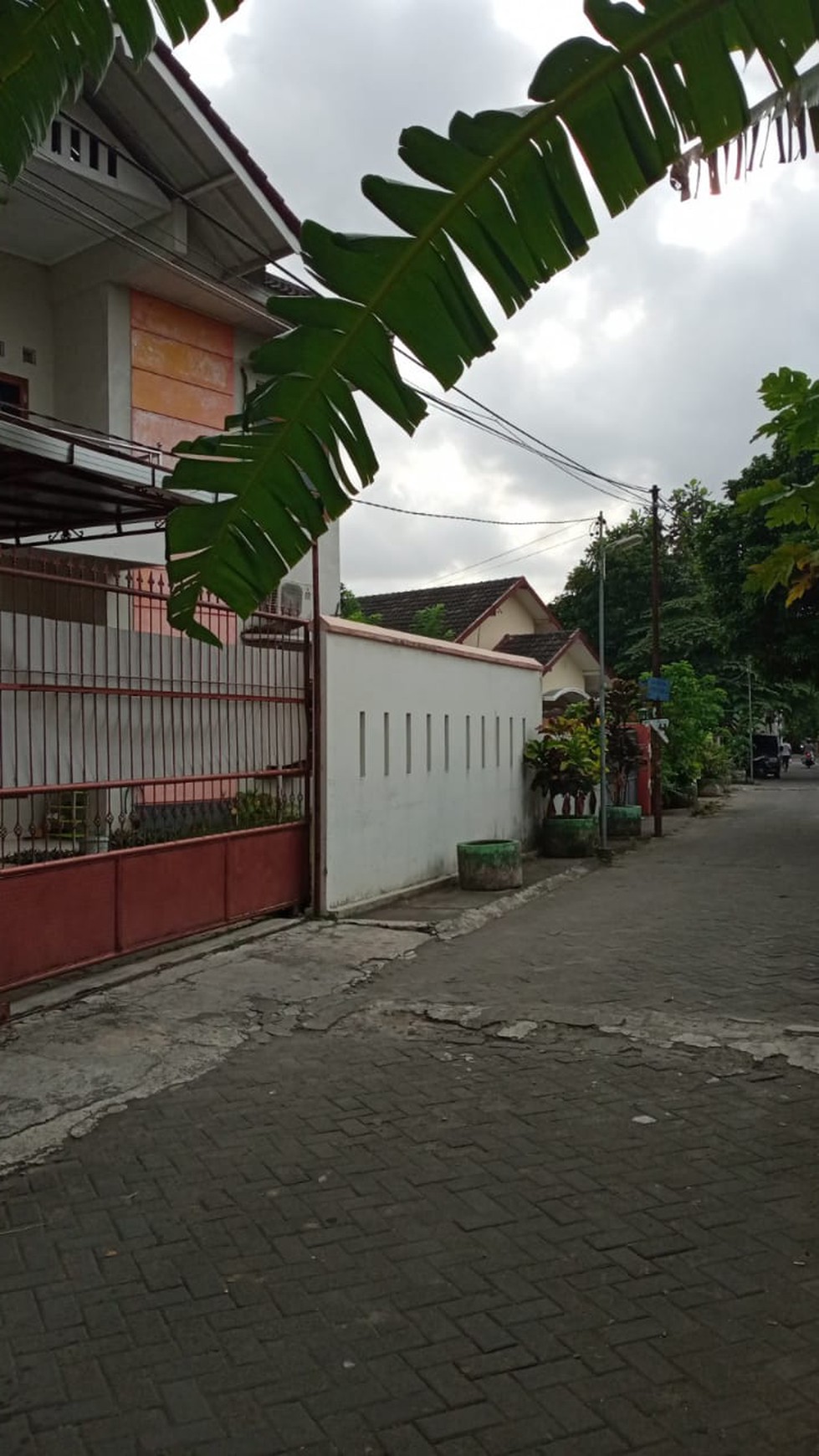 RUMAH TINGGAL 2LANTAI COCOK UNTUK KELUARGA , DI JL JAMBON