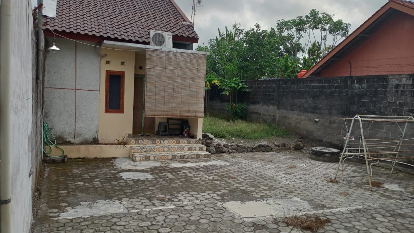 RUMAH TINGGAL 2LANTAI COCOK UNTUK KELUARGA , DI JL JAMBON