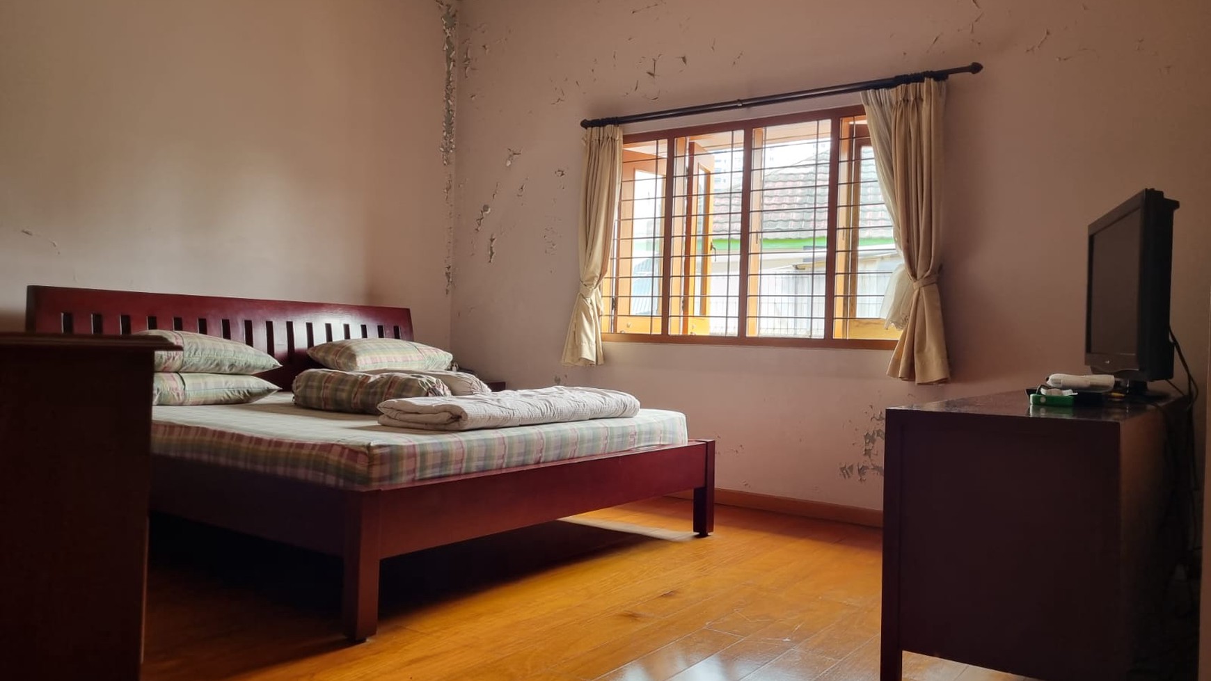 Rumah MEWAH Siap Huni dan Hunian Asri @Lebak Lestari Indah, Lebak Bulus.