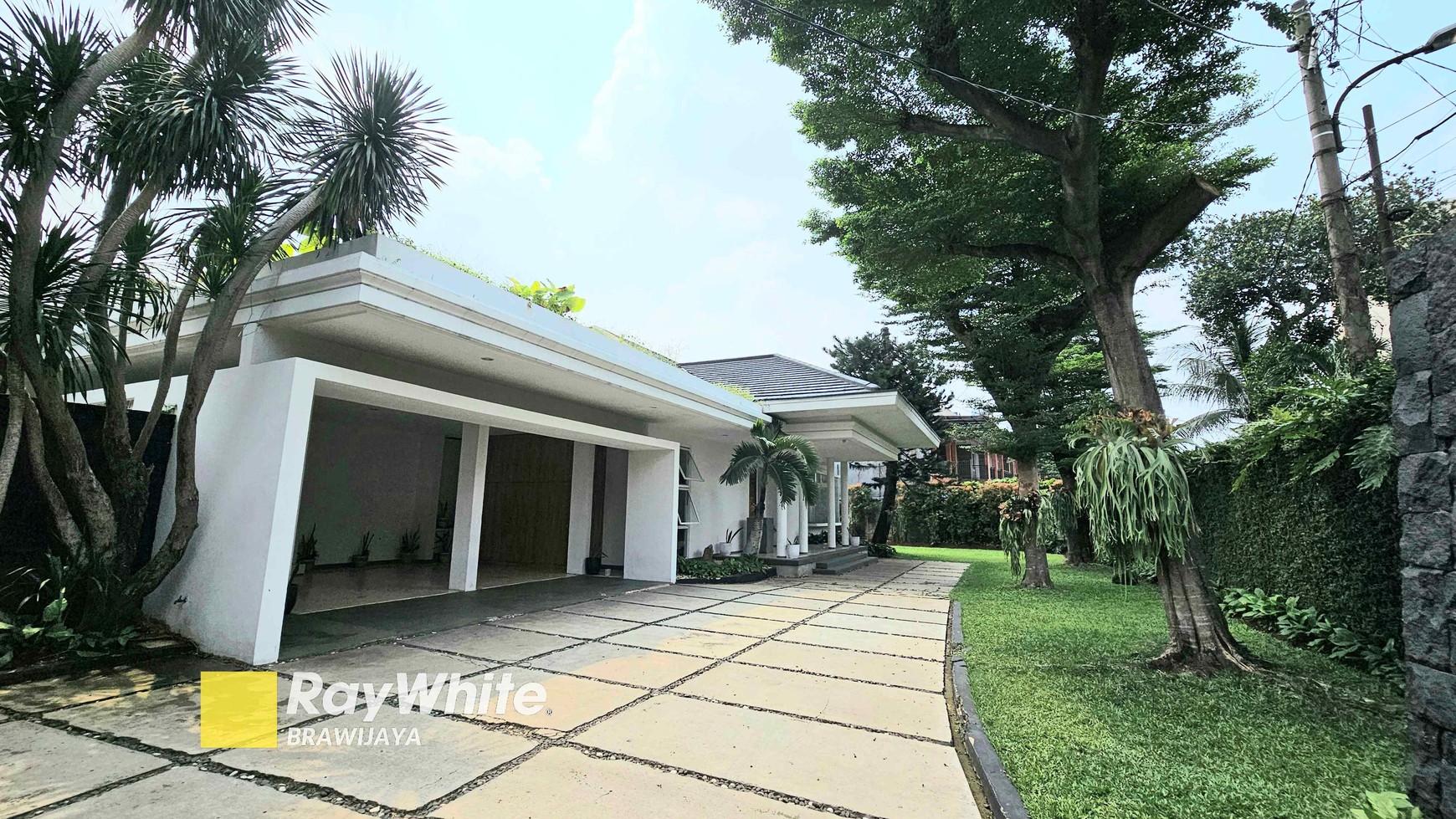 Rumah asri 1 lantai di Ampera Kemang, Jakarta Selatan, Siap Huni, 1 km ke Tol JORR