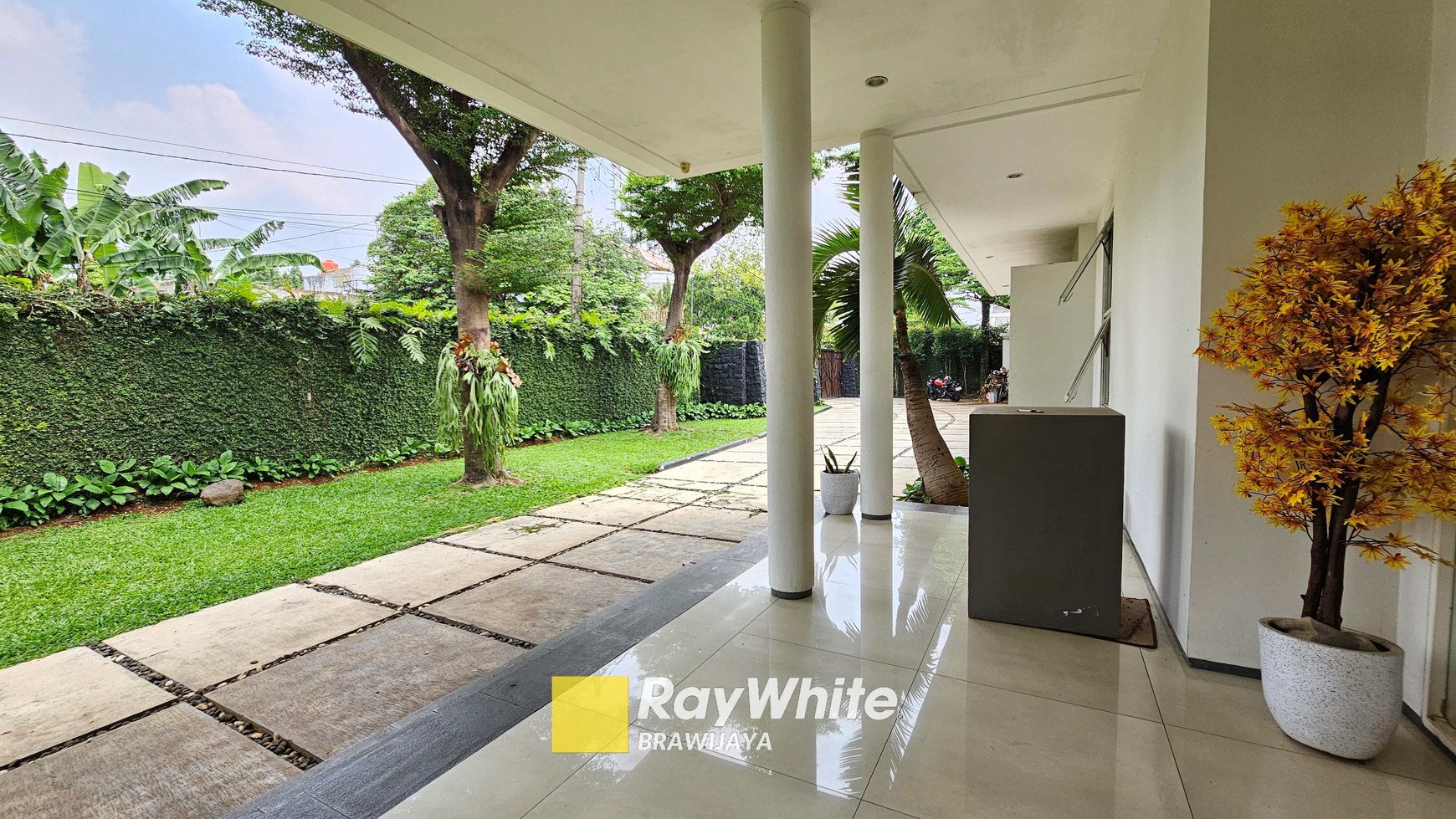 Rumah asri 1 lantai di Ampera Kemang, Jakarta Selatan, Siap Huni, 1 km ke Tol JORR