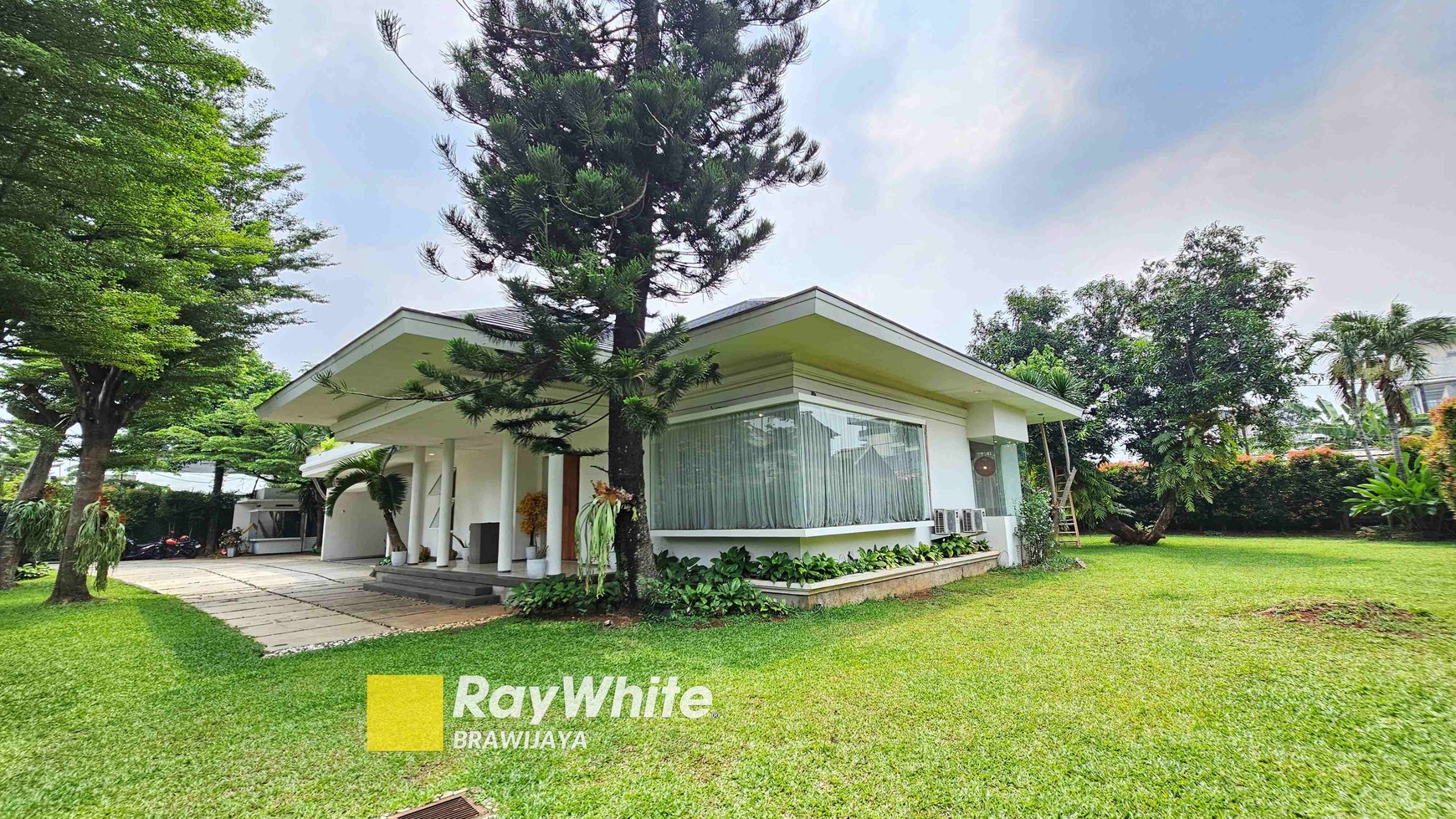 Rumah asri 1 lantai di Ampera Kemang, Jakarta Selatan, Siap Huni, 1 km ke Tol JORR