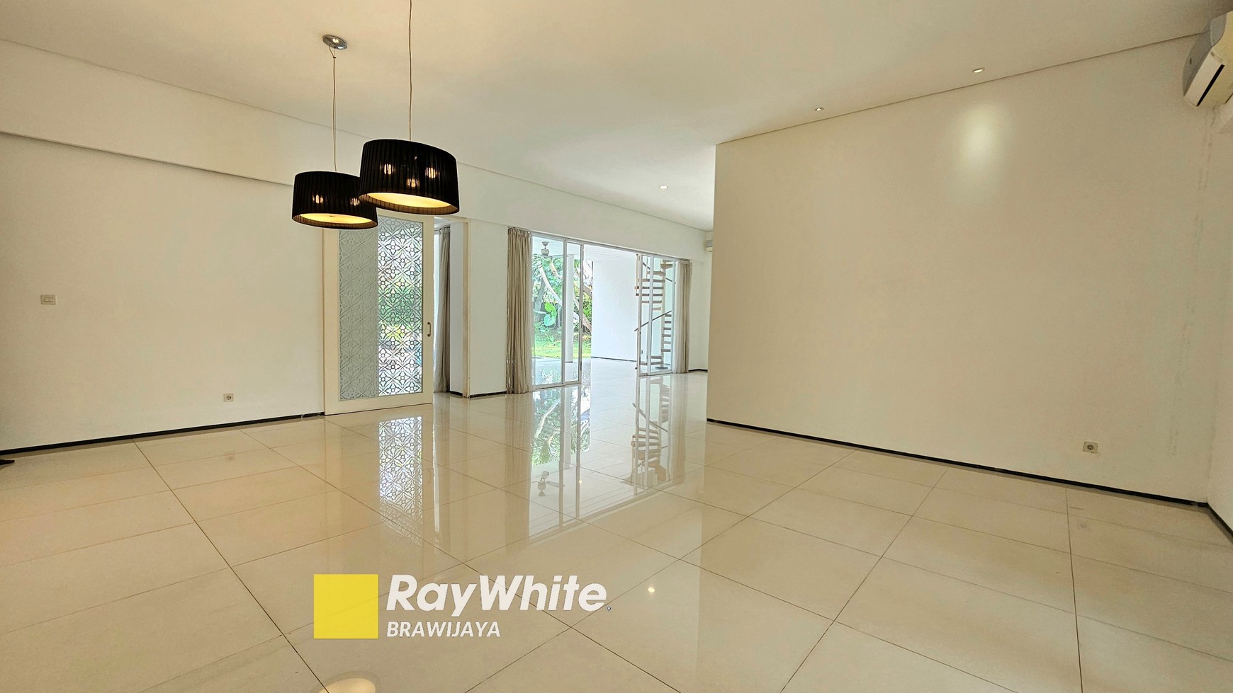 Rumah asri 1 lantai di Ampera Kemang, Jakarta Selatan, Siap Huni, 1 km ke Tol JORR