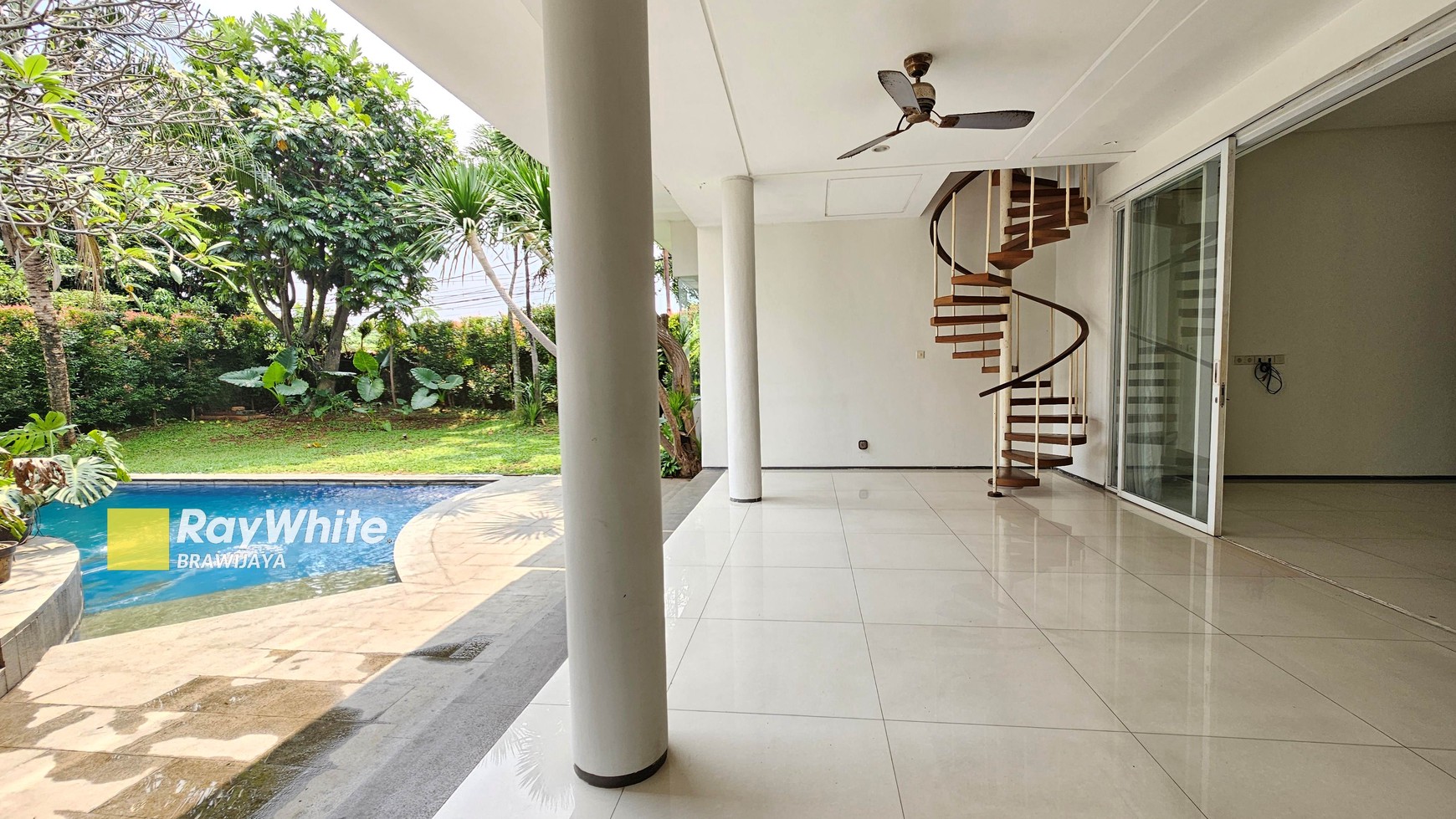 Rumah asri 1 lantai di Ampera Kemang, Jakarta Selatan, Siap Huni, 1 km ke Tol JORR