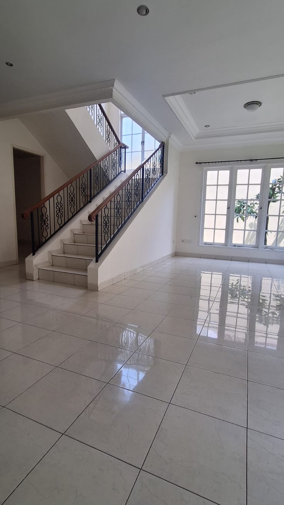 Rumah di Legenda Wisata, Cibubur