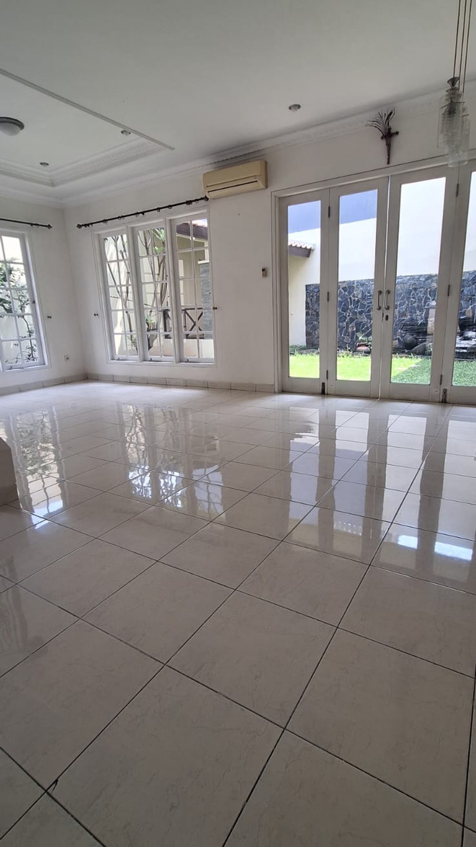 Rumah di Legenda Wisata, Cibubur