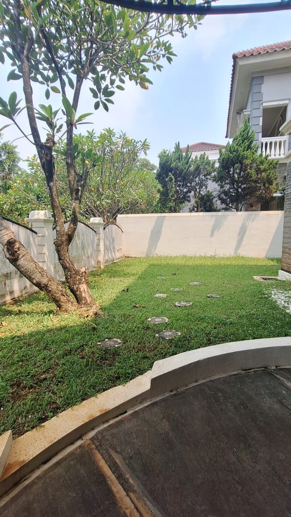 Rumah di Legenda Wisata, Cibubur