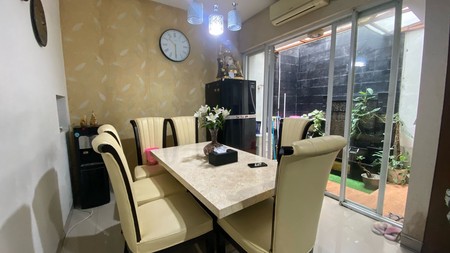 Rumah Cantik, Rapih, 2 Lantai di Cibubur Country