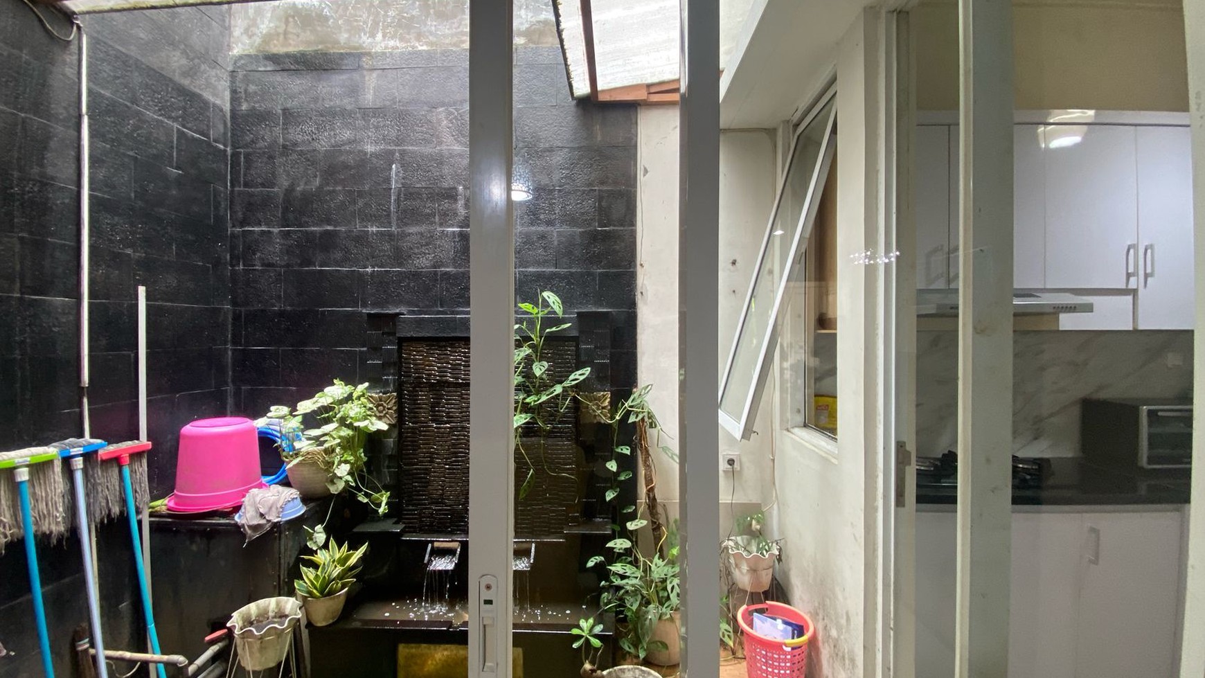 Rumah Cantik, Rapih, 2 Lantai di Cibubur Country