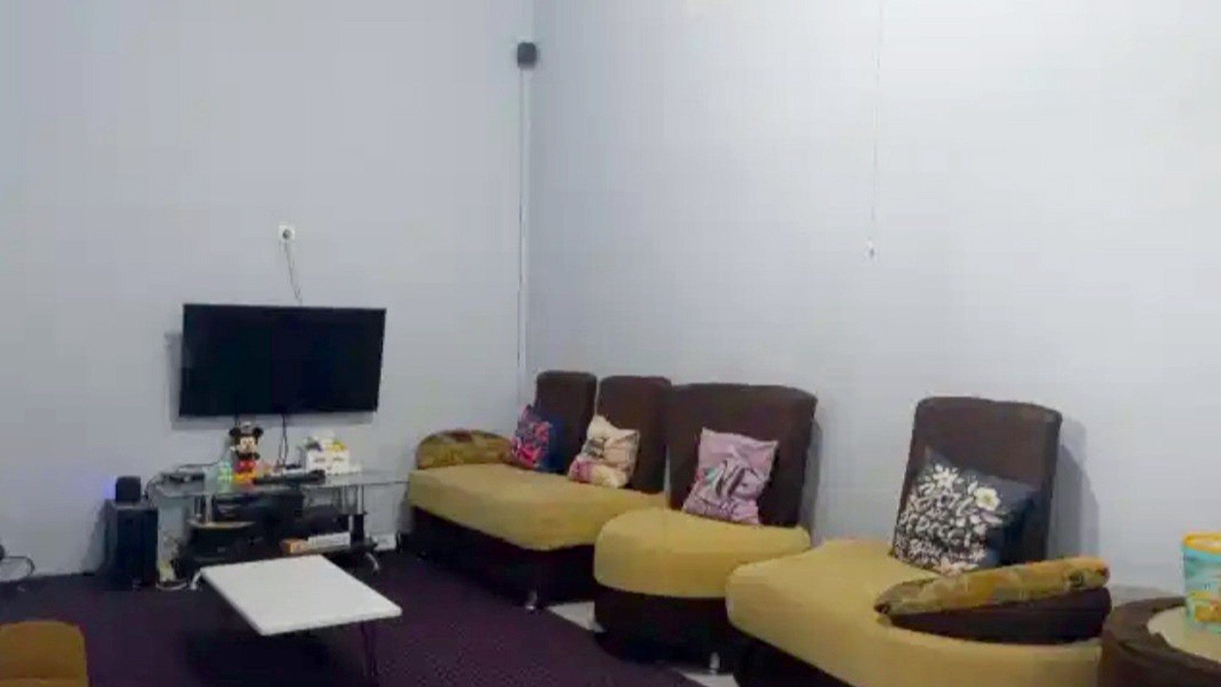 Rumah di Taman Aloha Sidoarjo, 2 Lantai, Bagus + Terawat, Siap Huni - LT -