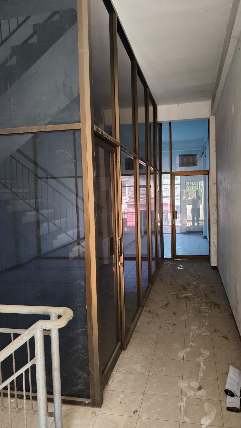 Dijual Ruko 3,5 Lantai di Raya Ngagel, Surabaya