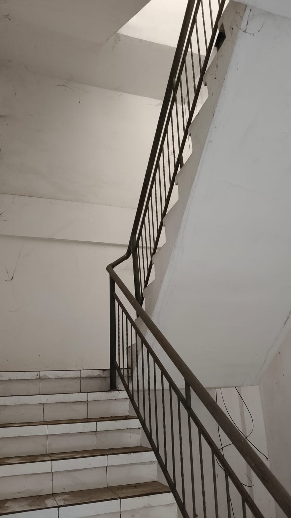 Dijual Ruko 3,5 Lantai di Raya Ngagel, Surabaya
