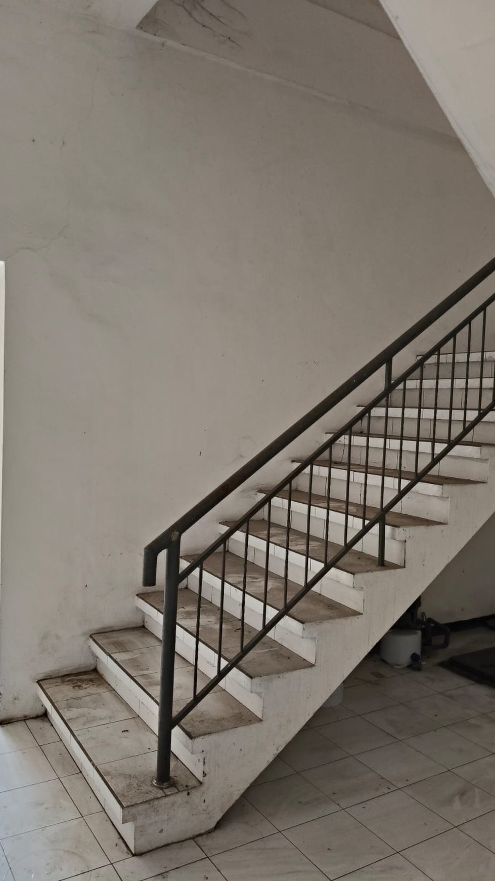 Dijual Ruko 3,5 Lantai di Raya Ngagel, Surabaya