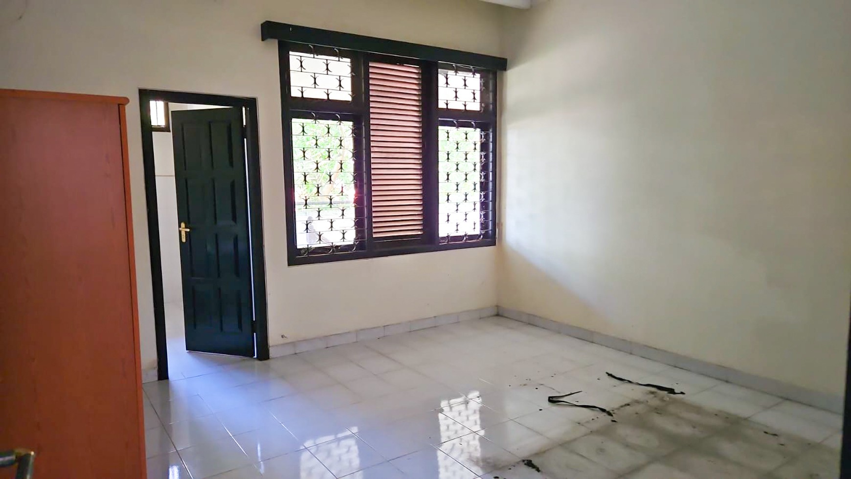 RUMAH KLASIK HALAMAN LUAS DI PAAL LIMA, KOTA BARU, JAMBI