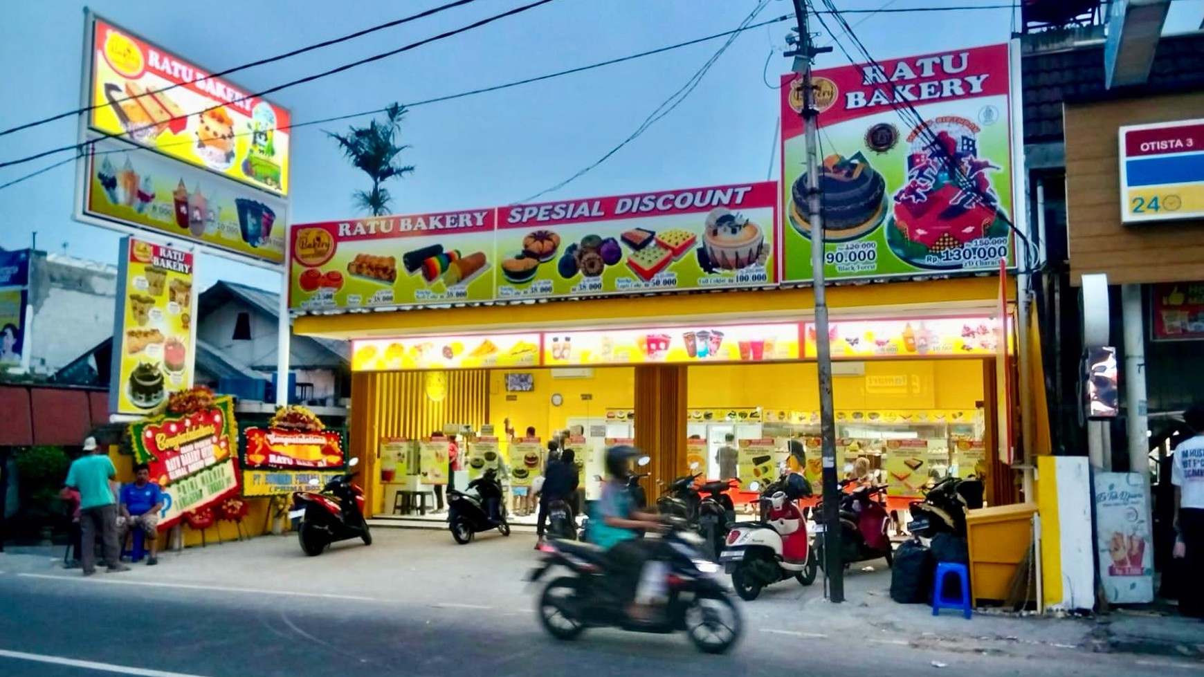 Dijual Ruang Usaha Komersial Strategis di Jalan Otista, Cawang , Jakarta Timur