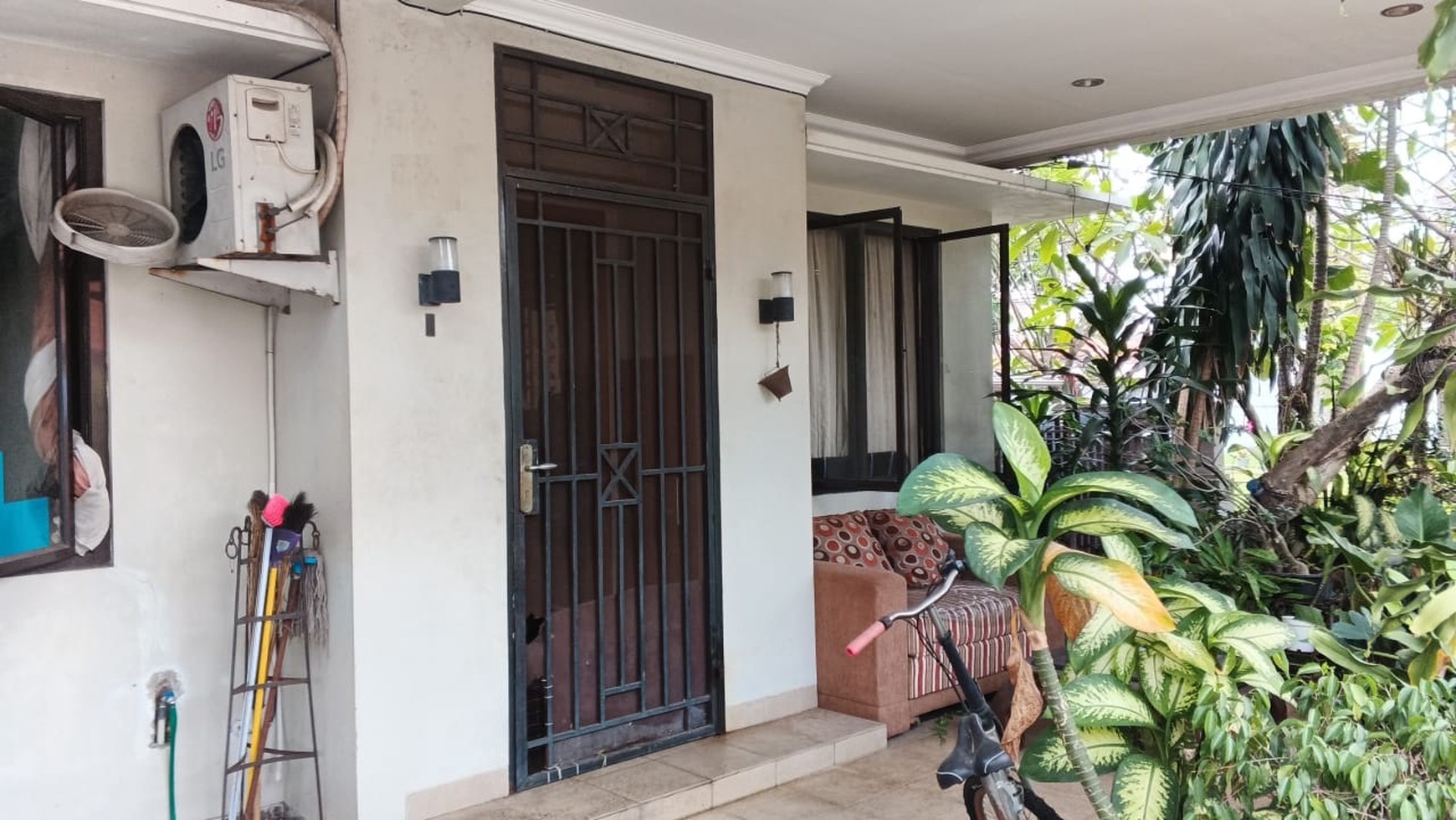 Dijual rumah di Taman Ubud Permai Lippo Karawaci Tangerang