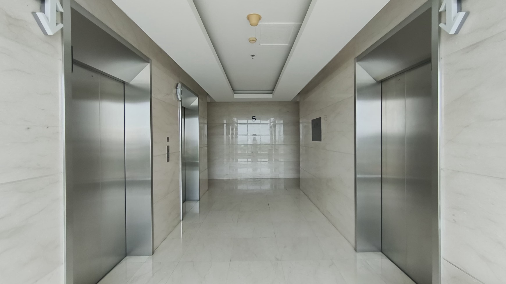 Office Space Full Furnished di Sovereign Plaza - Lokasi Strategis TB Simatupang!
