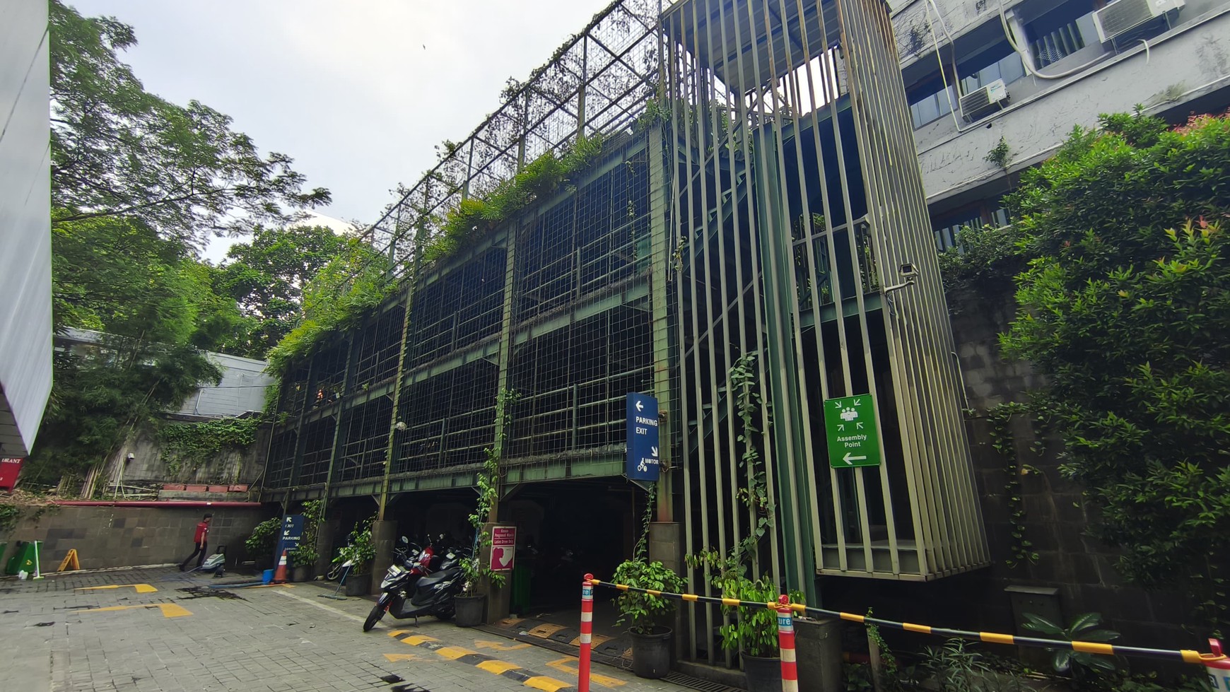 Office Space Full Furnished di Sovereign Plaza - Lokasi Strategis TB Simatupang!