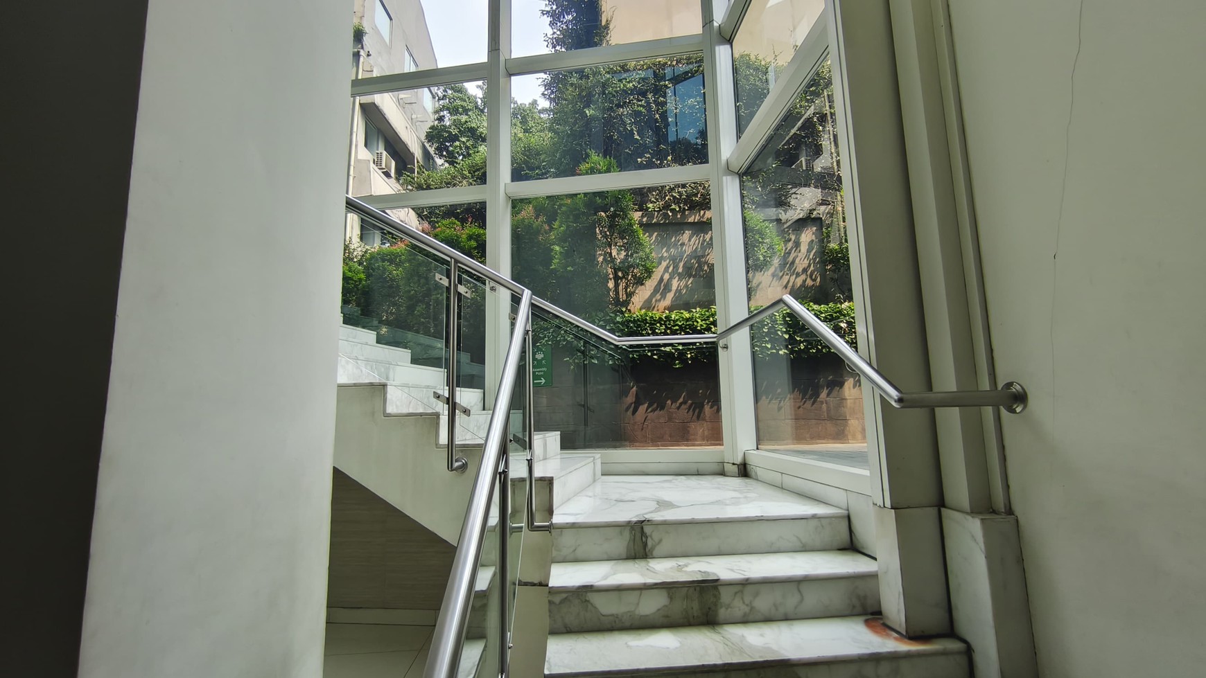 Office Space Full Furnished di Sovereign Plaza - Lokasi Strategis TB Simatupang!