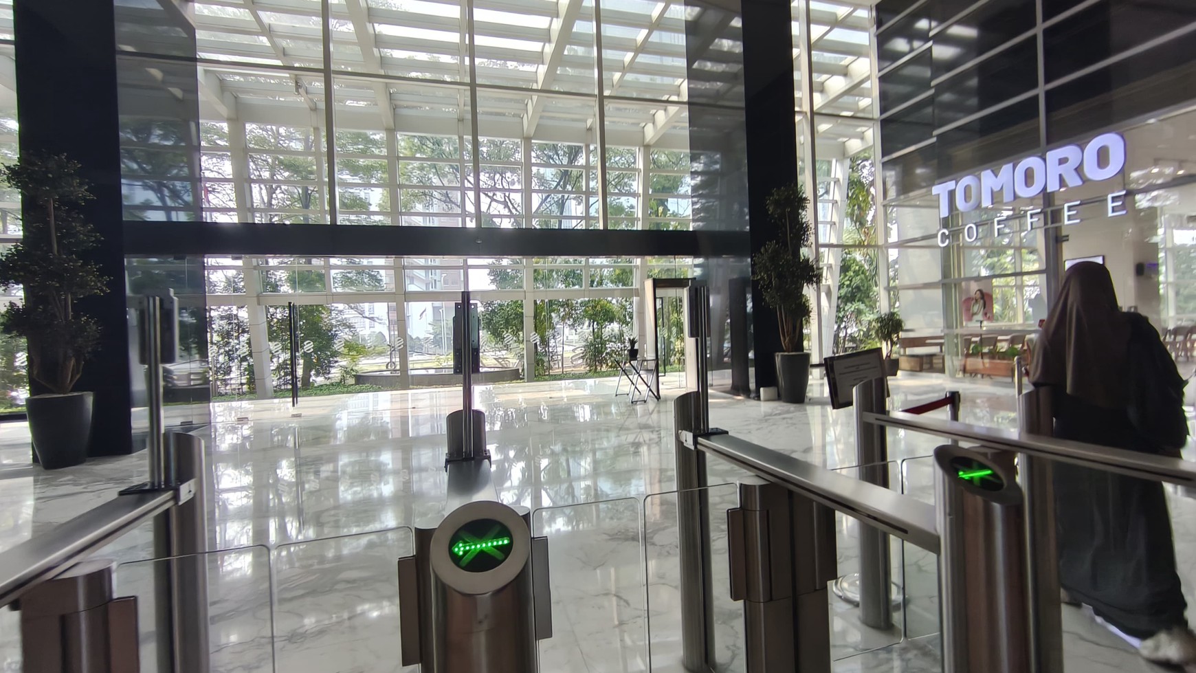 Office Space Full Furnished di Sovereign Plaza - Lokasi Strategis TB Simatupang!
