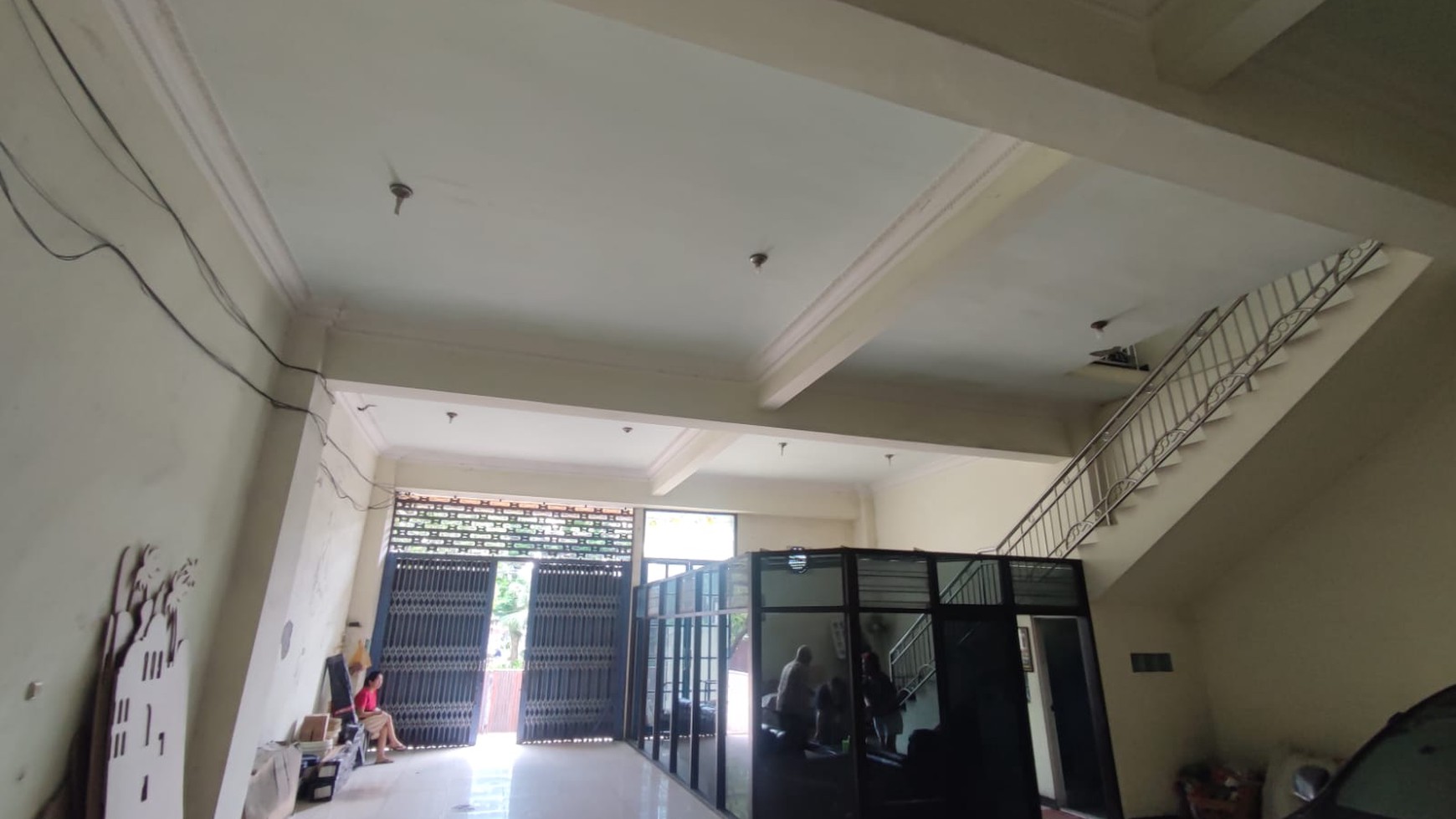 DIJUAL/DISEWAKAN Rumah + showroom di Pusat Kota, jl. Diponegoro