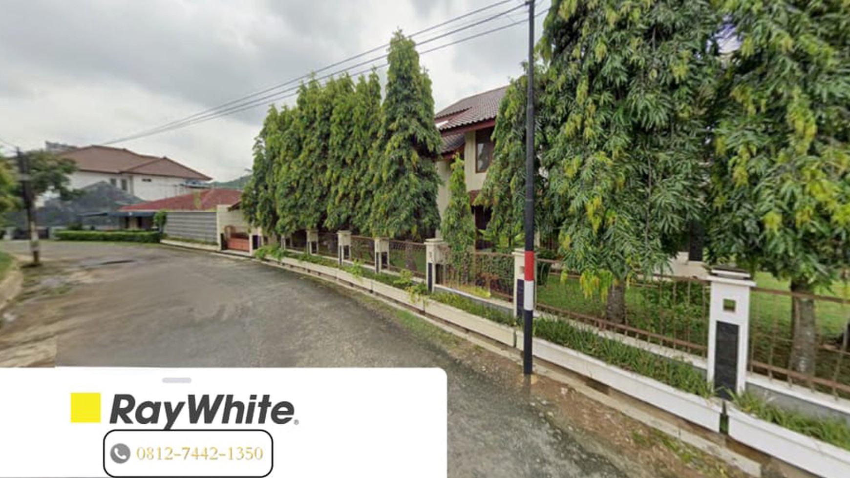 Sewa Rumah Mewah dengan Kolam Renang di Pahoman Bandar Lampung