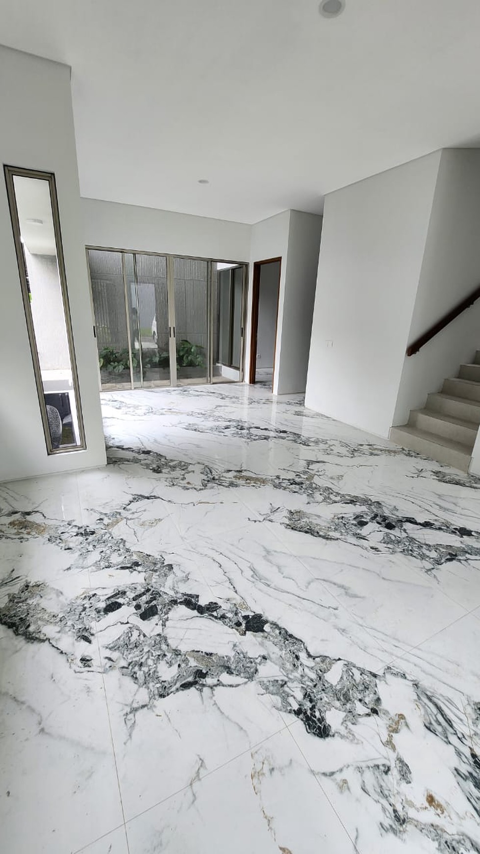 Dijual Rumah Baru Hook Royal Residence Wiyung Surabaya