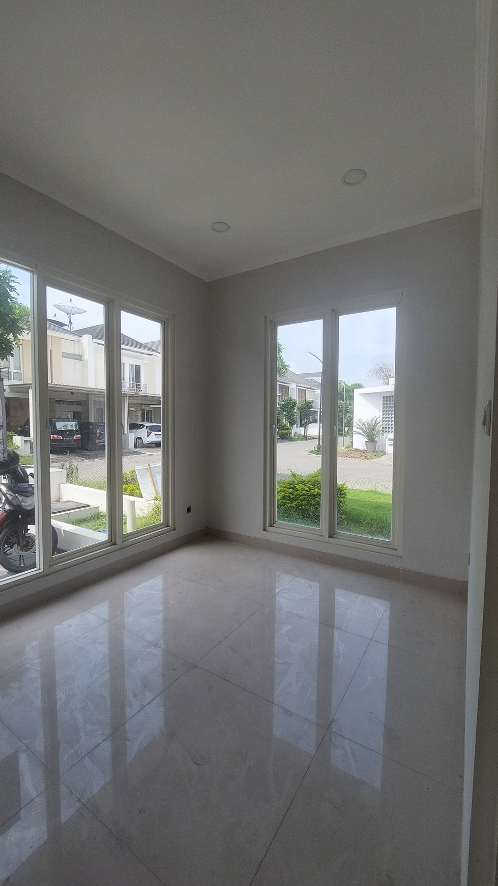 Rumah Cluster Greenwich Royal Residence, Surabaya