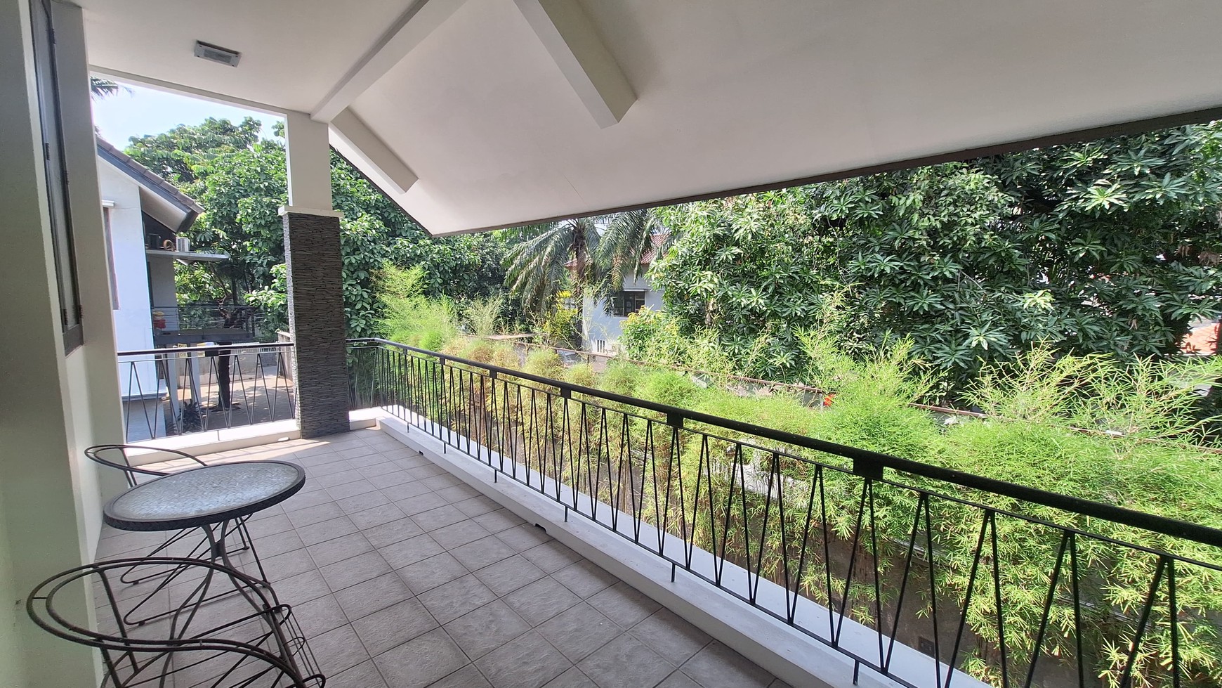 Rumah Komplek Cantik SHM di Menteng Dalam