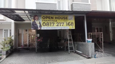 Rumah Bagus 2 Lantai di Setraduta Bandung Utara