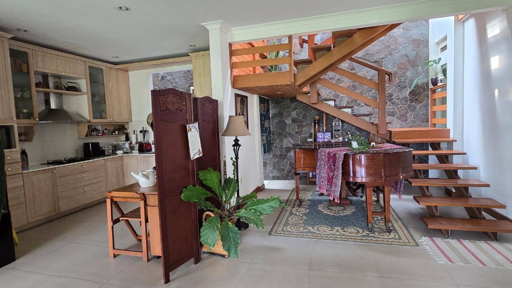 Dijual Rumah Lux Asri di jl Padaasih , Bandung Kota