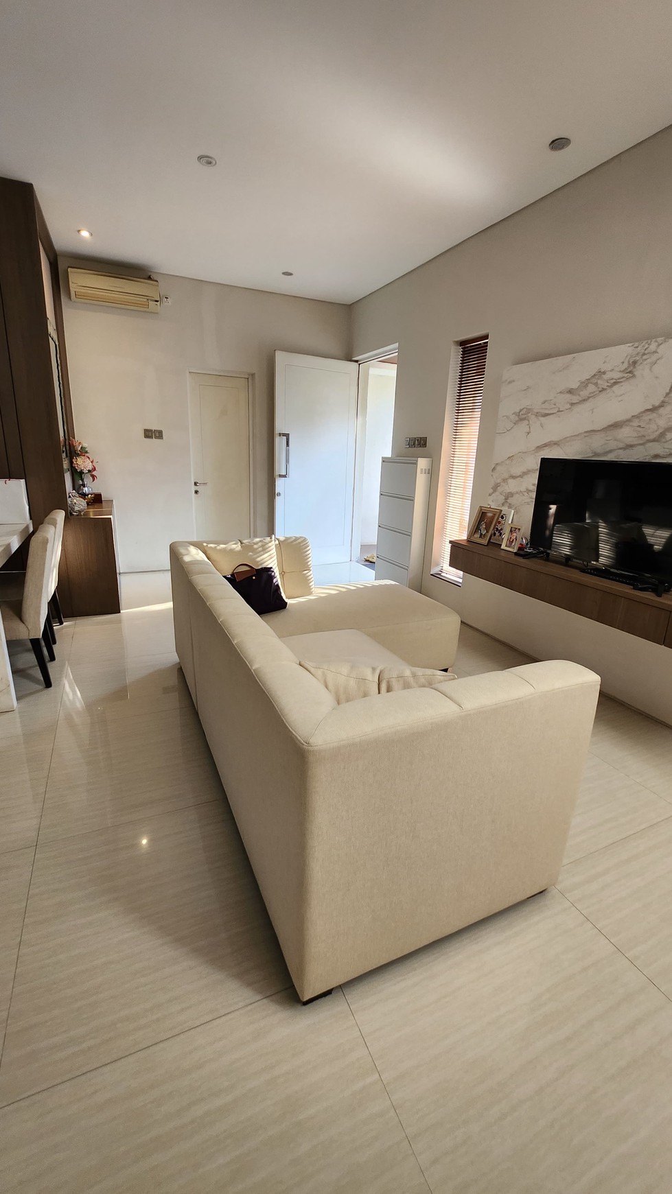 RUMAH FURNISHED ROYAL RESIDENCE WIYUNG SURABAYA BARAT