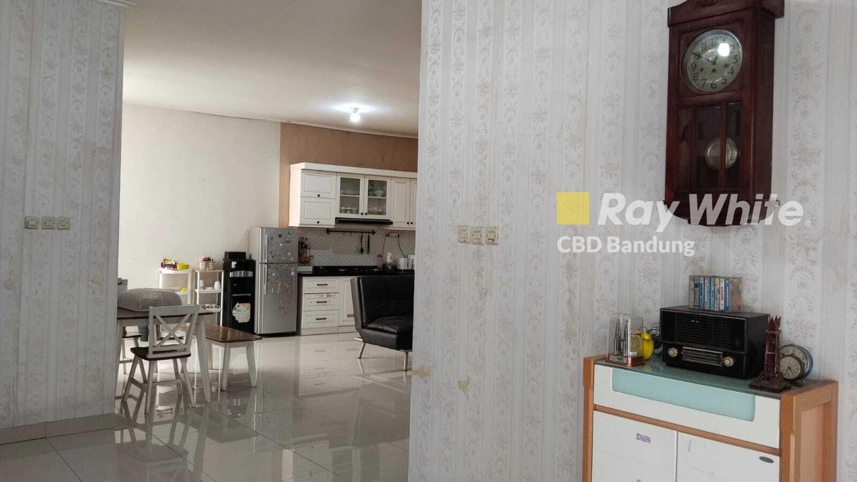 Rumah Tinggal Sangat Terawat 1 Lantai di Taman Kopo Ketapang