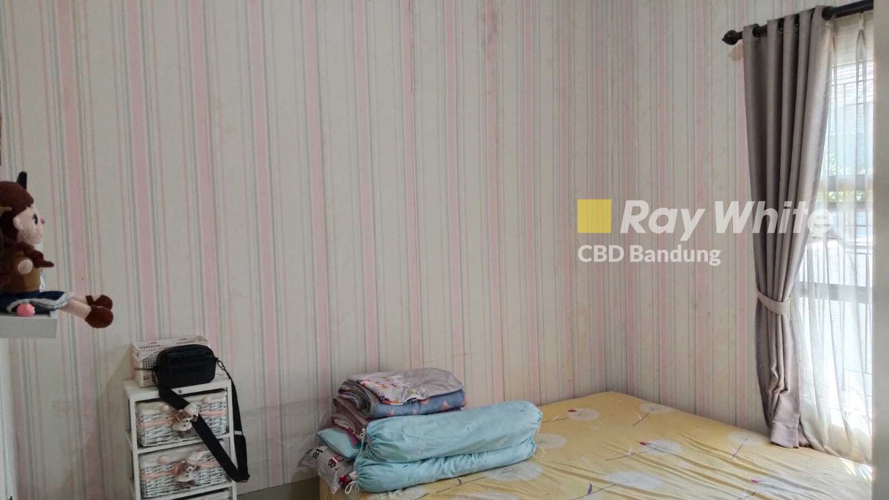 Rumah Tinggal Sangat Terawat 1 Lantai di Taman Kopo Ketapang