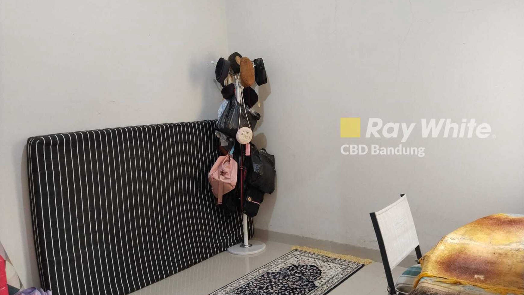Rumah Tinggal Sangat Terawat 1 Lantai di Taman Kopo Ketapang