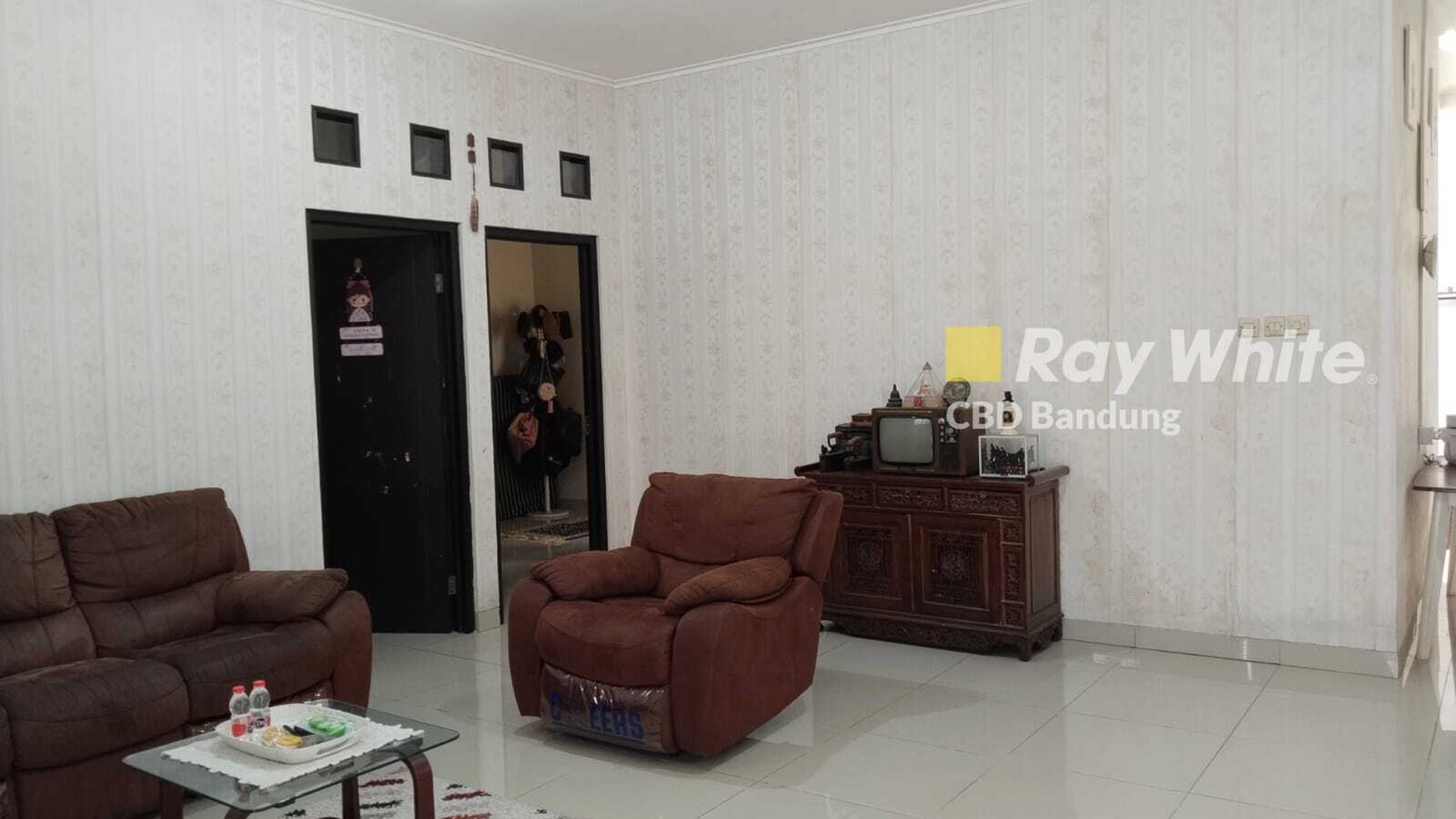 Rumah Tinggal Sangat Terawat 1 Lantai di Taman Kopo Ketapang
