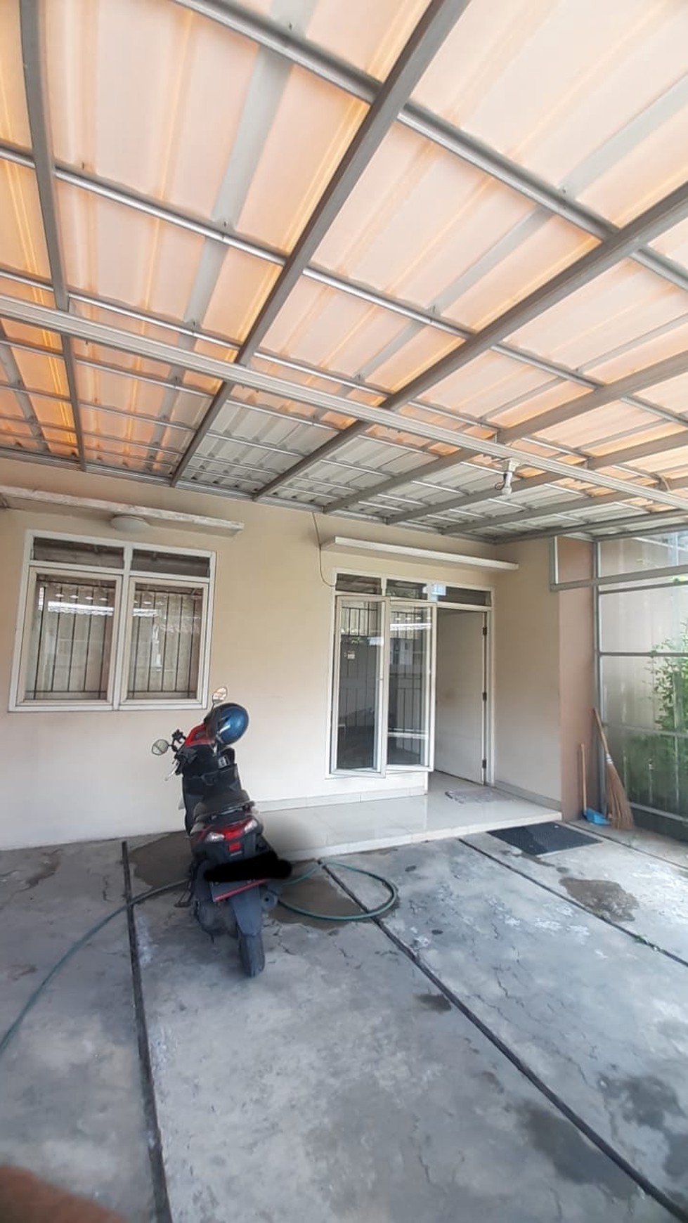 Rumah di Bukit Nusa Indah Ciputat