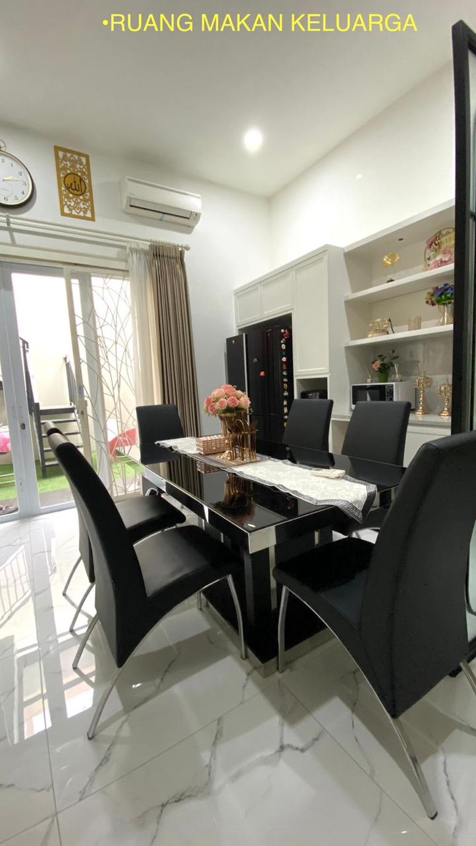 Rumah Bonus Furnished di Kencana Loka BSD City, dekat ke Exit Tol BSD