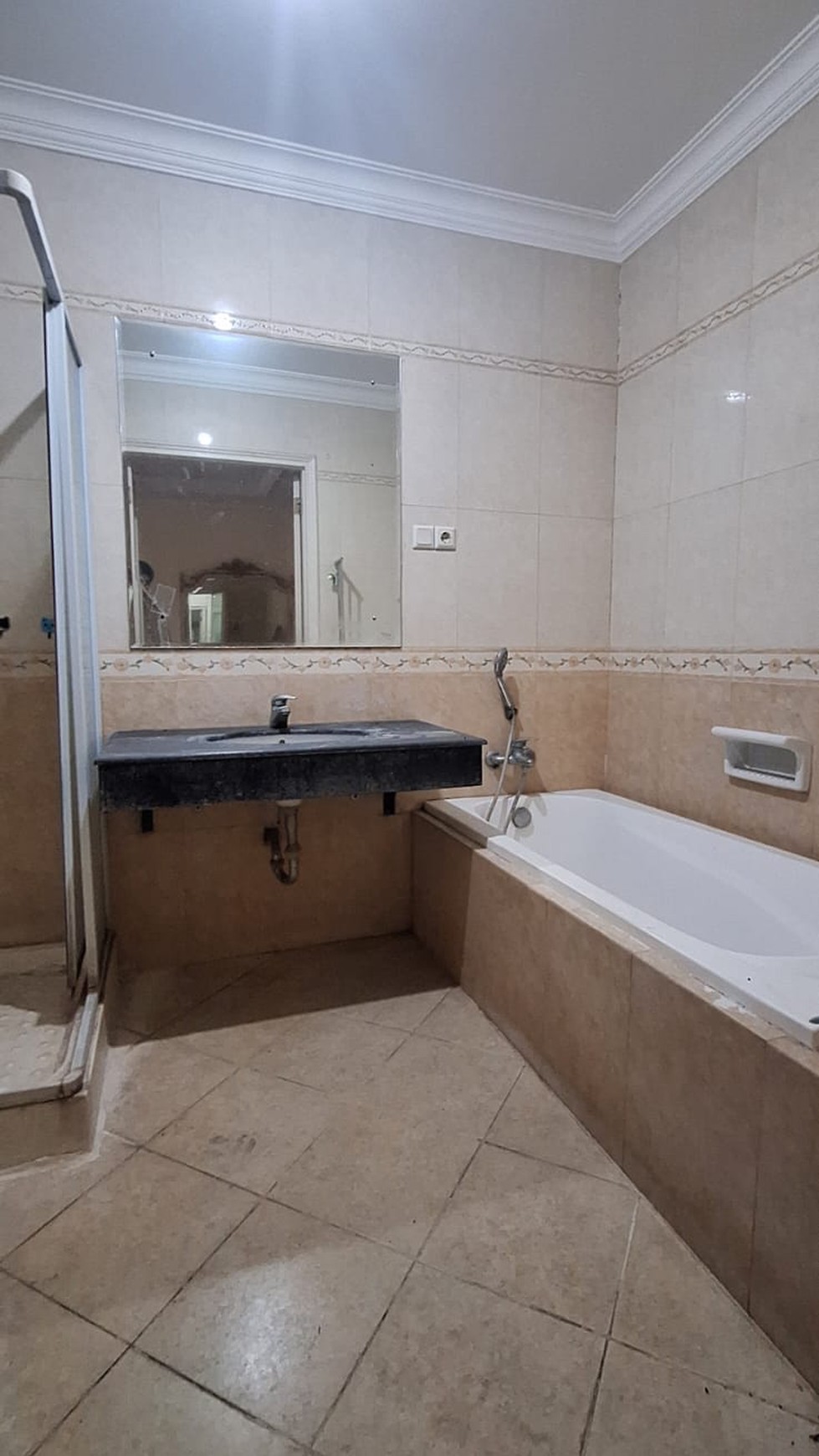 Dijual Rumah di Cibubur, Jakarta Timur