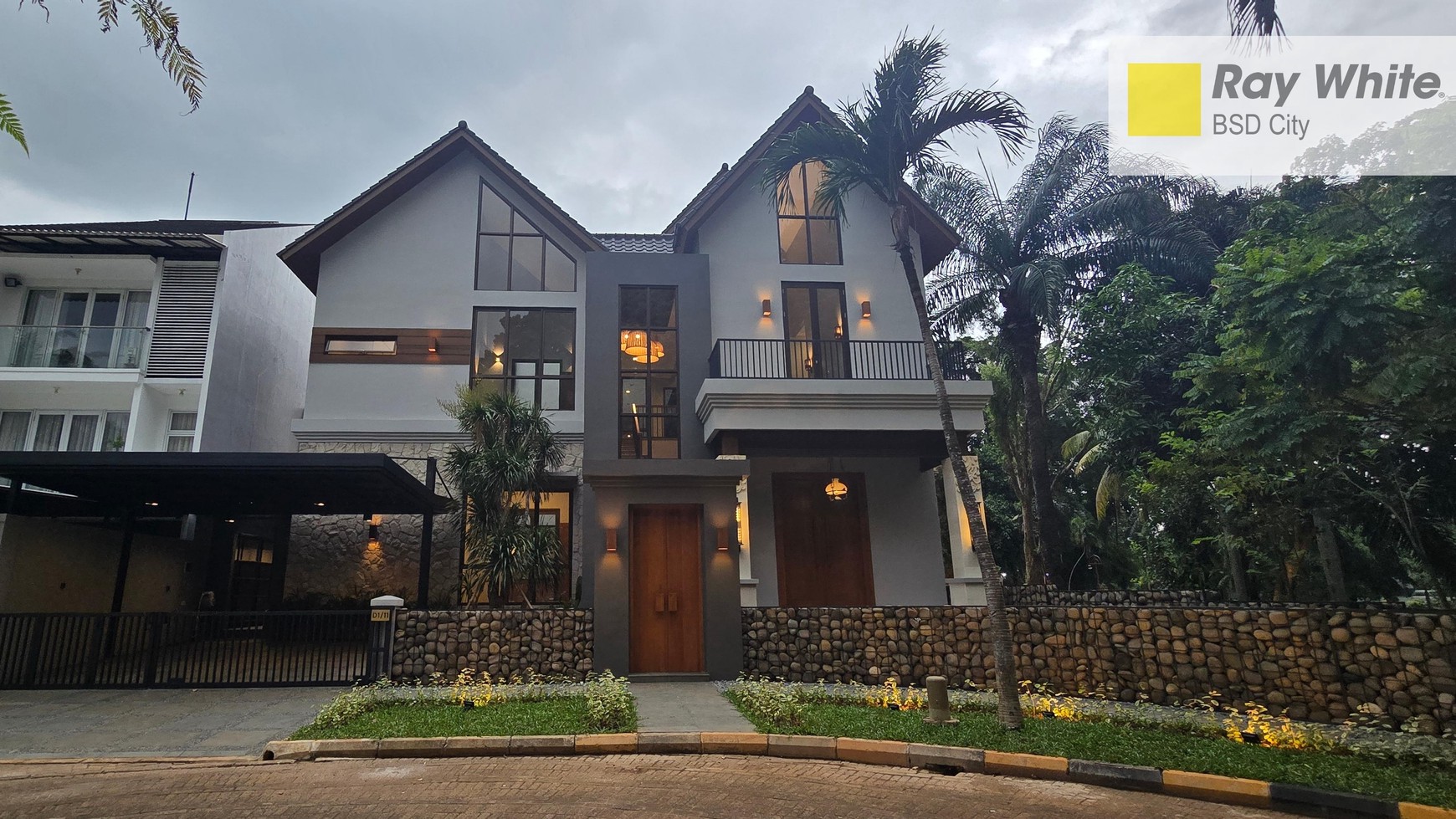 Rumah di Puspita Loka BSD, posisi langka menghadap pepohonan