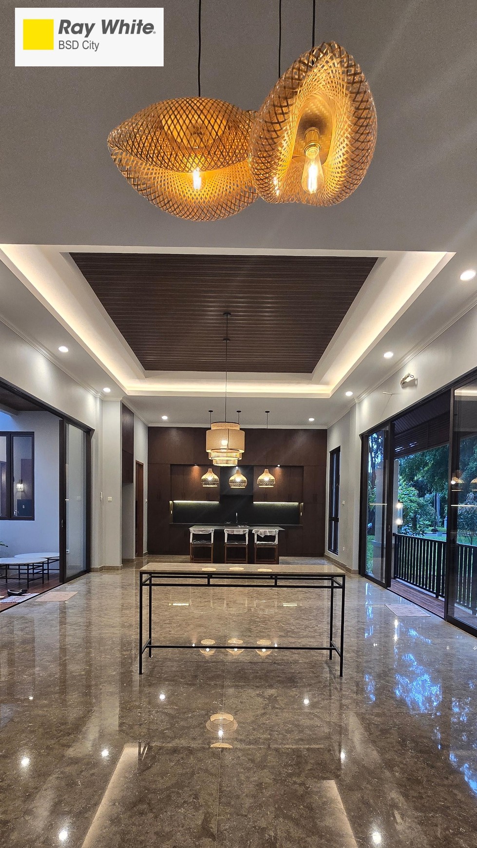 Rumah di Puspita Loka BSD, posisi langka menghadap pepohonan