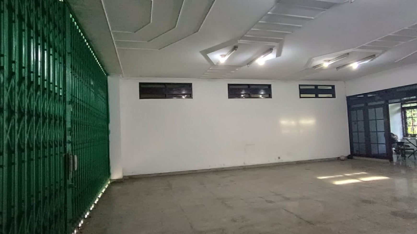 Ruang Usaha Lokasi Strategis Di Pinggir Jalan Adi Sucipto Dekat Hotel Satoria Maguwoharjo Depok Sleman.